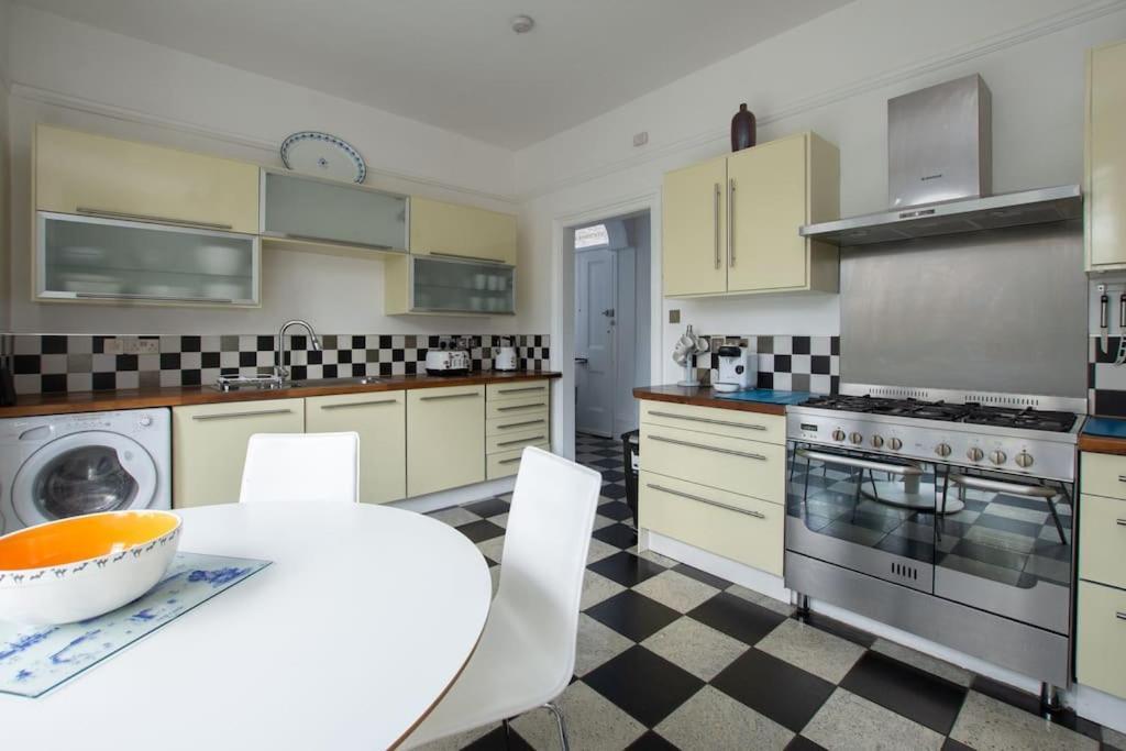 Stunning Large Victorian Maisonette With Sea View Deal Kültér fotó